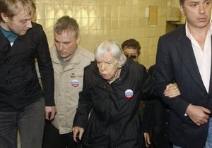 Ударившего 82-летнюю правозащитницу Алексееву отпустили из-под стражи