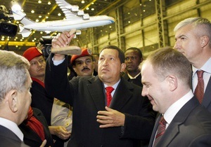 Чавес хочет прыгнуть с парашютом в компании Януковича, Путина, Медведева и Лукашенко