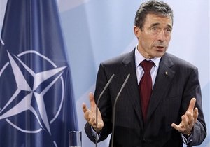 Генсек НАТО принял предложение посетить Украину