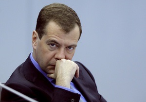 Медведев запретит педофилам работать с детьми
