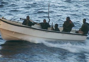 Экипаж судна, в состав которого входят украинцы, отразил атаку сомалийских пиратов