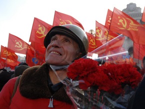 В КПУ считают  маразмом  приравнивание сталинизма к нацизму