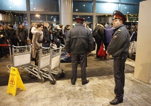 Работавших в Домодедово милиционеров уличили в вымогательстве