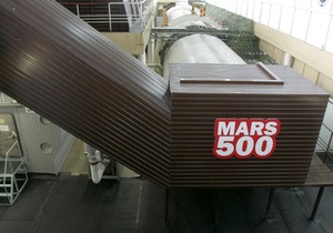 Участники эксперимента Марс-500  высадились  на Красную планету