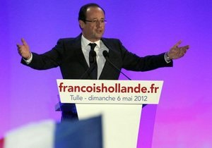 Разрыв между Олландом и Саркози достиг 3%