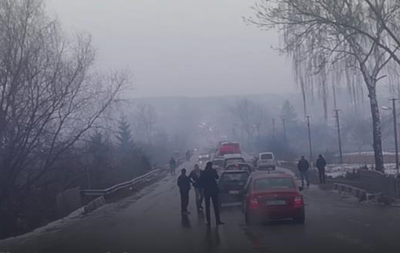 На Прикарпатье непогода вызвала транспортный коллапс