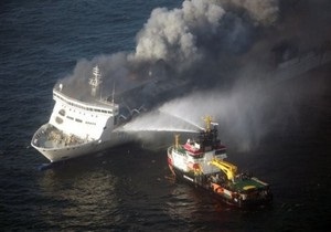 С горящего в Балтийском море парома эвакуировали более двухсот человек