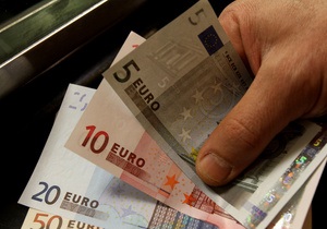 Евро вновь упал на межбанке