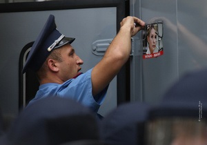 Суд над Тимошенко продолжится завтра. Автозак с экс-премьером выехал в СИЗО