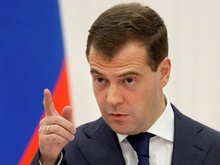Медведев считает руководство Грузии  политическими уродцами 