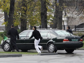 Саудовский принц сэкономил на заказе 66 лимузинов для поездки в Швейцарию - СМИ