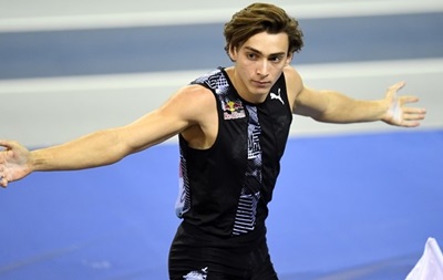 Дюплантис установил второй мировой рекорд в прыжках с шестом за неделю