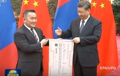Президент Монголии в качестве поддержки подарил Китаю 30 тысяч баранов
