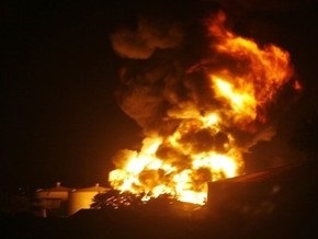 Трое пожарных пропали без вести при тушении пожара на нефтестанции в Югре