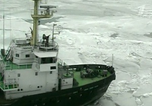 Спасатели эвакуировали экипаж c горящего в Азовском море сухогруза