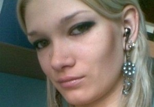 Мать Александры Поповой: За возвращение документов дочери требуют 24 тысячи евро