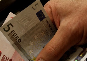 Франция повысила минимальную зарплату на 2%