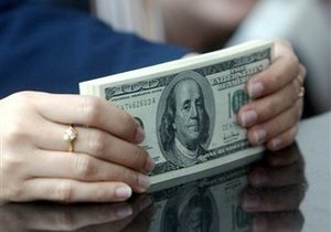 Межбанк: гривна пробила семимесячный минимум к доллару