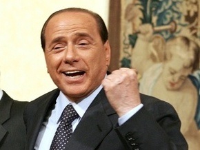 Берлускони сделал комплимент итальянкам: они так красивы, что трудно избежать изнасилований