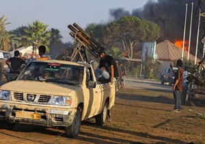Силы Каддафи обстреливают Триполи
