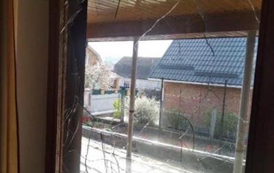 На Киевщине журналисту в окно дома бросили бутылку с бензином