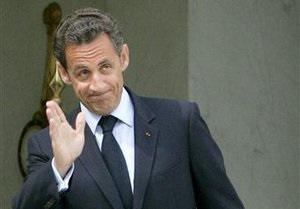Саркози ответил на требование Бин Ладена разрешить носить паранджу во Франции