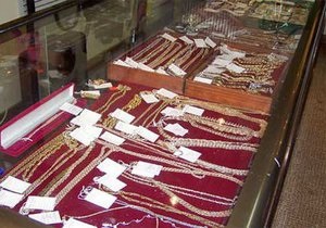 В Харькове неизвестные ограбили два ювелирных магазина