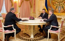Янукович встретился с представителем бизнес-империи Ротшильдов