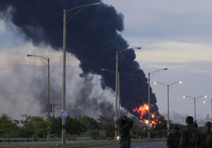 Пожар на НПЗ в Венесуэле: огонь охватил третий нефтяной резервуар