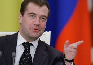 Медведев и Онищенко призвали водителей не употреблять алкоголь