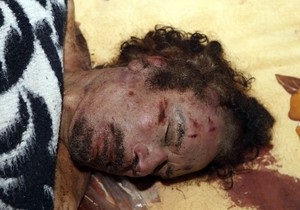 СМИ: Тело Каддафи передадут его семье