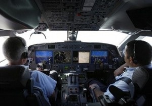 В Китае более 200 пилотов гражданских авиалиний подделали резюме