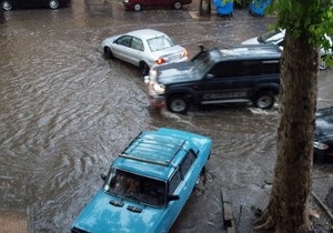 На Одессу надвигается ураган, в городе идет ливень с градом