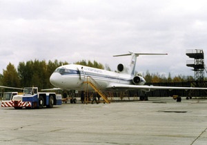 Пассажиры Ту-154, экстренно приземлившегося в Коми, отказываются снова садиться в самолет