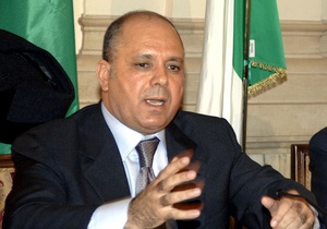 Глава МВД Ливии вместе с семьей прибыл в Египет