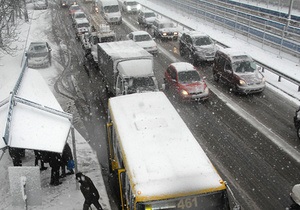 Город стоит: в Киеве зафиксированы десятибалльные пробки