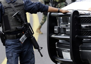 В Мексике за связи с криминалом планируют уволить 65 тысяч полицейских