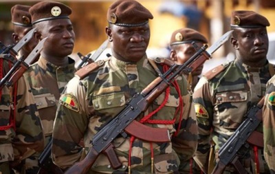 Військові в Малі заарештували президента і прем єра