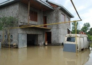 Наводнение на Буковине: подтоплены тысячи домов, разрушены мосты и дороги