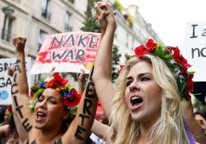 FEMEN отметили открытие парижского офиса антиисламским шествием