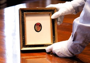 В США на аукцион выставят самый маленький автопортрет Фриды Кало