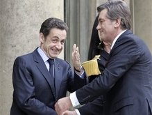 СМИ: Ющенко в Париже в экстренном порядке спасал интеграцию в НАТО