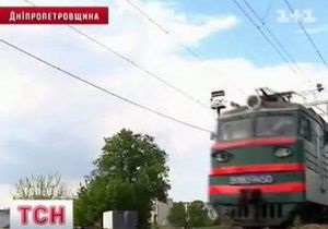 В Полтавской области двухлетнего мальчика сбил поезд. Ребенок выжил