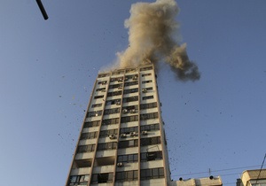 Израиль атаковал высотное здание с офисами СМИ в Газе. Освещать войну с боевиками направляются сотни журналистов со всего мира