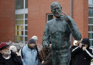 В Венгрии открыли памятник Стиву Джобсу