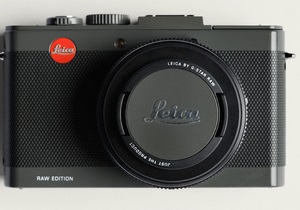 Leica выпустила модную фотокамеру для молодежи
