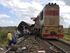 На Кубе пассажирские поезда врезались друг в друга