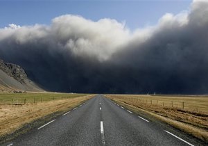 Метеорологи: Облако пепла из Исландии повернет к Арктике