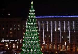 Мэрия определила, какой будет новогодняя елка в центре Киева в 2013 году