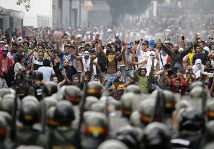 В Венесуэле произошли столкновения между полицией и сторонниками Каприлеса